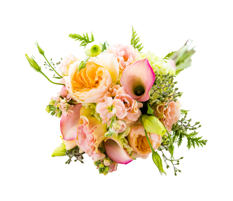 Bouquet de fleurs colorées avec des roses, des callas et des feuillages verts.